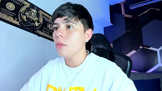 Snapshot of AbbySmiitth_ chatting on November 22, 2025, 12:04 pm AbbySmiitth online show from November 22, 2025, 12:04 pm