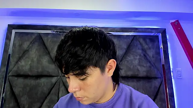 Snapshot of AbbySmiitth_ chatting on December 5, 2025, 7:12 pm AbbySmiitth online show from December 5, 2025, 7:12 pm