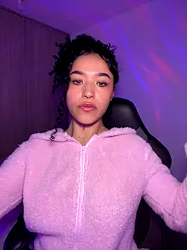 Crystal Dluna online show from September 27, 2025, 2:34 pm