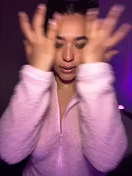 Snapshot of Crystal_Dluna chatting on November 13, 2025, 5:50 pm Crystal Dluna online show from November 13, 2025, 5:50 pm