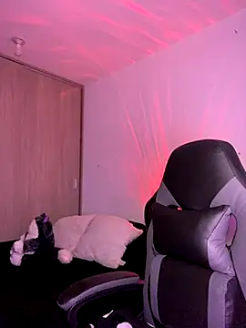 Snapshot of Crystal_Dluna chatting on October 21, 2025, 5:34 pm Crystal Dluna online show from October 21, 2025, 5:34 pm