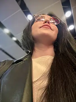 meow girl online show from February 9, 2025, 12:52 pm