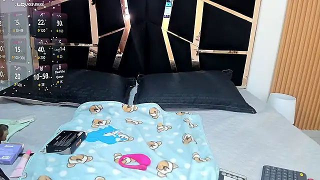 Snapshot of yahaira_ chatting on December 3, 2025, 3:44 pm yahaira online show from December 3, 2025, 3:44 pm