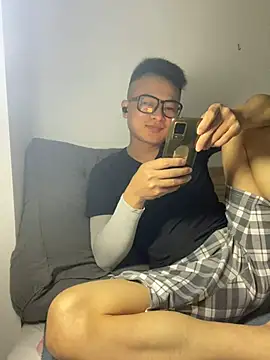 Snapshot of lixiaoshuai8 chatting on March 10, 2025, 2:05 pm lixiaoshuai8 online show from March 10, 2025, 2:05 pm