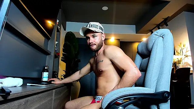 Snapshot of Maximo_Marcelo chatting on March 28, 2026, 11:50 pm Maximo Marcelo online show from March 28, 2026, 11:50 pm