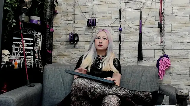 CruelMistress online show from May 1, 2026, 12:48 am