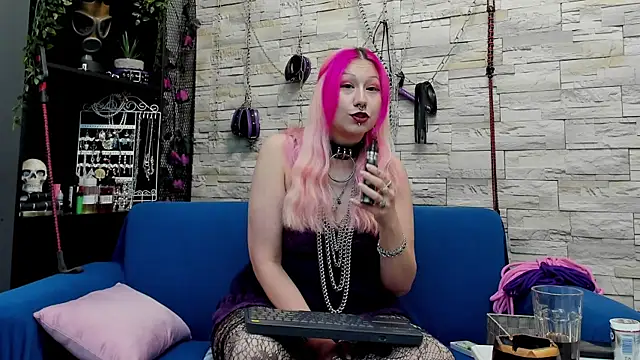CruelMistress online show from December 16, 2024, 2:57 am
