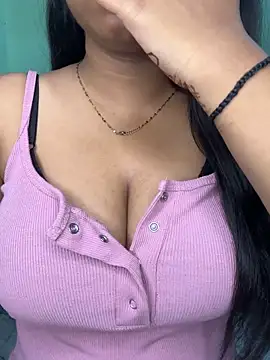 Snapshot of Ishaani_0 chatting on June 14, 2026, 10:11 pm Ishaani 0 online show from June 14, 2026, 10:11 pm