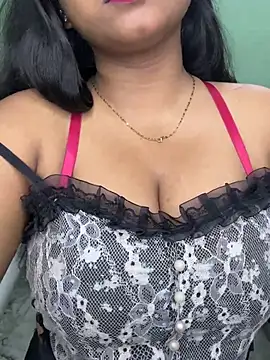 Snapshot of Ishaani_0 chatting on July 10, 2026, 7:47 pm Ishaani 0 online show from July 10, 2026, 7:47 pm