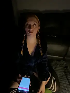 Snapshot of Stoner_BarbieXX chatting on November 11, 2025, 10:37 pm Stoner BarbieXX online show from November 11, 2025, 10:37 pm