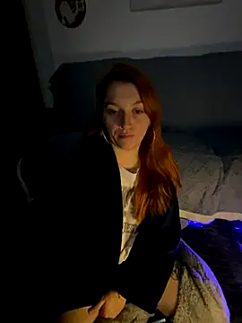 Snapshot of Stoner_BarbieXX chatting on December 17, 2025, 10:59 pm Stoner BarbieXX online show from December 17, 2025, 10:59 pm