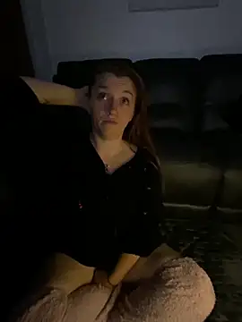 Snapshot of Stoner_BarbieXX chatting on October 9, 2025, 9:48 pm Stoner BarbieXX online show from October 9, 2025, 9:48 pm