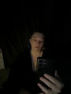 Snapshot of Stoner_BarbieXX chatting on August 7, 2026, 8:48 pm Stoner BarbieXX online show from August 7, 2026, 8:48 pm