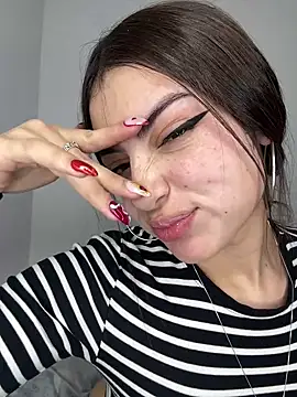 myeimmy 33 online show from December 19, 2024, 11:46 pm