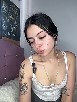 myeimmy 33 online show from January 8, 2025, 4:54 pm