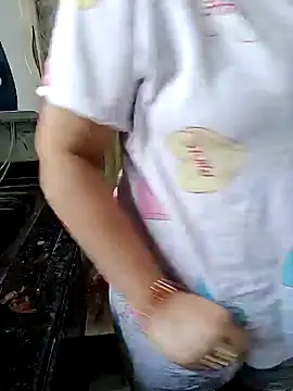 Snapshot of milf-kaira chatting on January 25, 2025, 11:44 am milf-kaira online show from January 25, 2025, 11:44 am