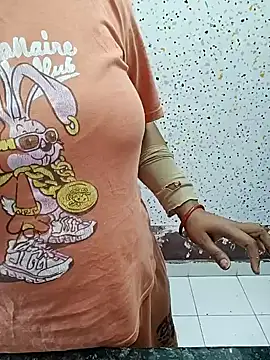 Snapshot of milf-kaira chatting on January 15, 2025, 4:04 am milf-kaira online show from January 15, 2025, 4:04 am