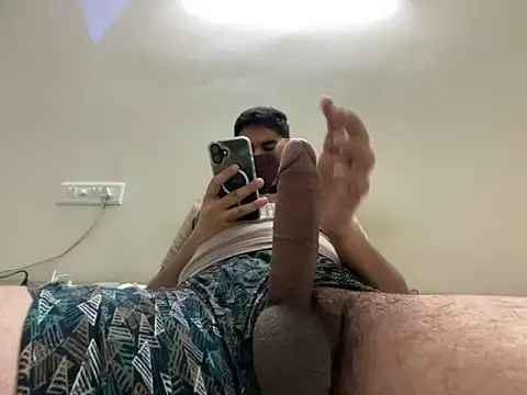 Snapshot of hunghunk691 chatting on February 10, 2026, 7:57 pm hunghunk691 online show from February 10, 2026, 7:57 pm