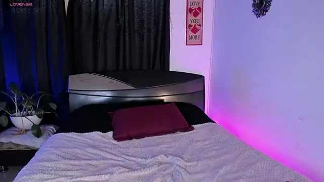 anhiahoney02 online show from May 14, 2026, 10:07 pm