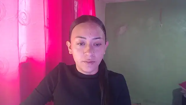 Snapshot of Little_aphrodite chatting on October 31, 2025, 4:25 pm Little aphrodite online show from October 31, 2025, 4:25 pm