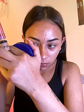 Snapshot of Little_aphrodite chatting on October 12, 2025, 7:59 pm Little aphrodite online show from October 12, 2025, 7:59 pm