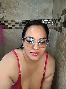 Snapshot of emily_sweet13 chatting on November 6, 2025, 8:46 pm emily sweet13 online show from November 6, 2025, 8:46 pm