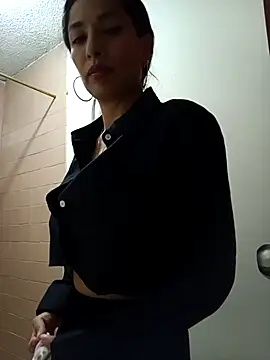 chloewildd  online show from April 5, 2026, 10:16 pm