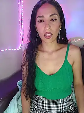 chloewildd  online show from May 27, 2026, 4:03 pm