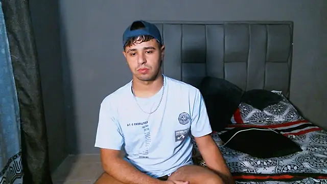 Snapshot of beautiful_james chatting on January 29, 2025, 2:09 am beautiful james online show from January 29, 2025, 2:09 am