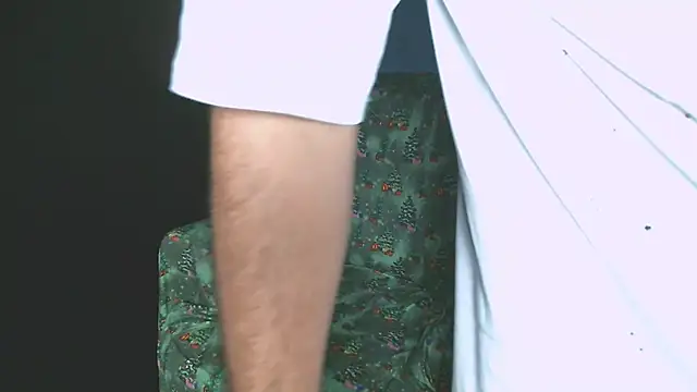 Snapshot of beautiful_james chatting on December 5, 2024, 2:58 am beautiful james online show from December 5, 2024, 2:58 am