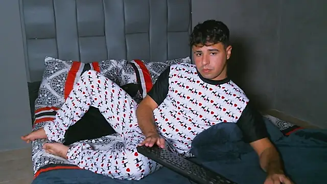 Snapshot of beautiful_james chatting on January 31, 2025, 2:37 am beautiful james online show from January 31, 2025, 2:37 am