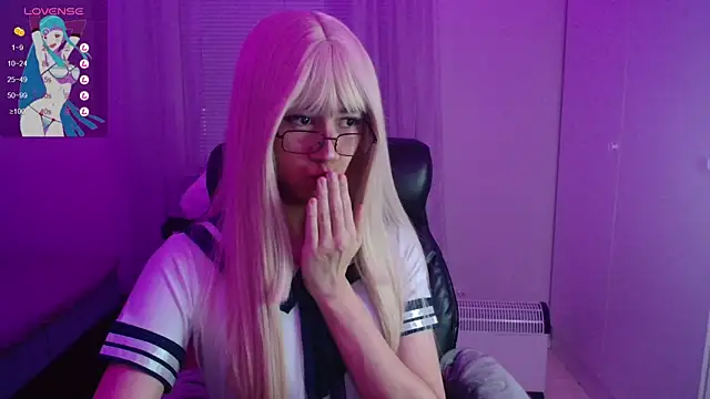 Snapshot of lewd_pillows chatting on December 27, 2024, 11:10 pm lewd pillows online show from December 27, 2024, 11:10 pm