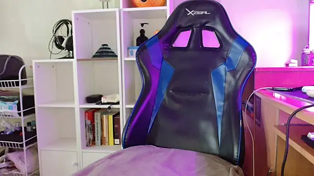 DirtyDi97 online show from October 22, 2025, 4:17 pm