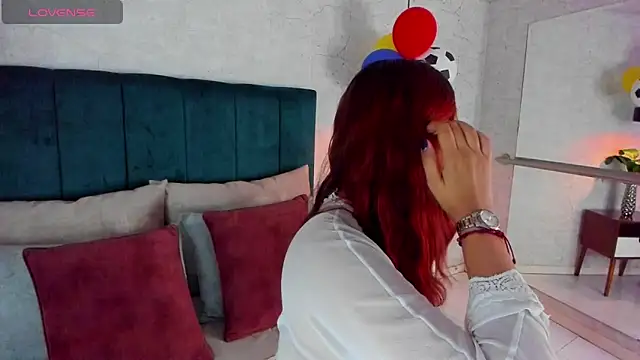 Snapshot of AdeleAndersonn chatting on June 19, 2026, 4:57 pm AdeleAndersonn online show from June 19, 2026, 4:57 pm