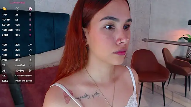 AdeleAndersonn online show from November 5, 2025, 9:18 pm