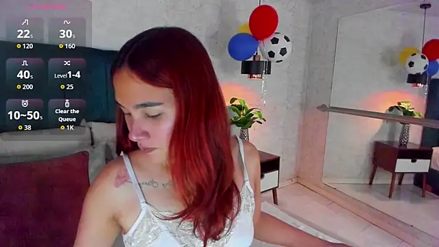 Snapshot of AdeleAndersonn chatting on June 17, 2026, 2:05 pm AdeleAndersonn online show from June 17, 2026, 2:05 pm