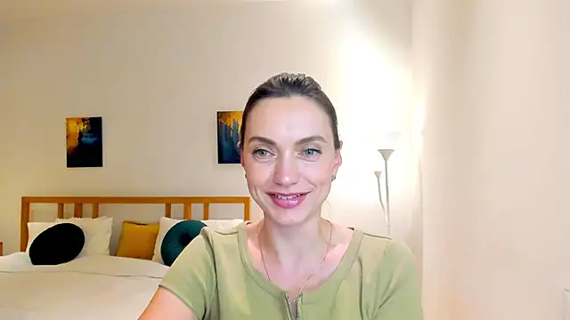 Snapshot of LovelyeeMia chatting on December 10, 2024, 3:22 pm LovelyeeMia online show from December 10, 2024, 3:22 pm
