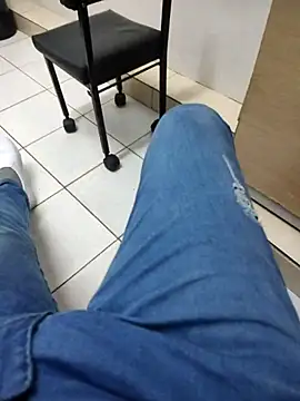 gatmoreno1 online show from February 4, 2026, 7:31 pm