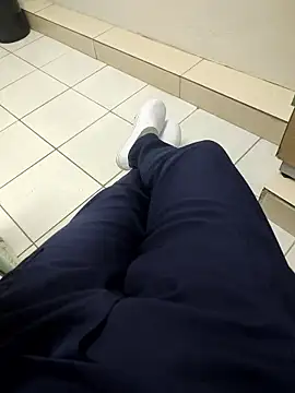 gatmoreno1 online show from January 9, 2026, 5:09 pm