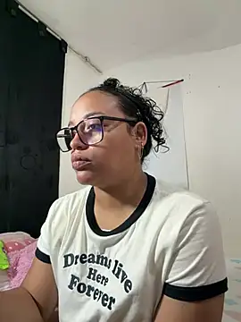 Snapshot of angela_angels_ chatting on July 21, 2026, 4:36 am angela angels online show from July 21, 2026, 4:36 am