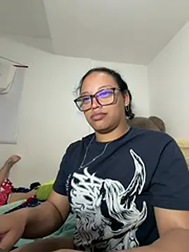 Snapshot of angela_angels_ chatting on June 25, 2026, 5:12 am angela angels online show from June 25, 2026, 5:12 am