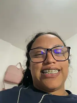 Snapshot of angela_angels_ chatting on June 25, 2026, 2:31 am angela angels online show from June 25, 2026, 2:31 am