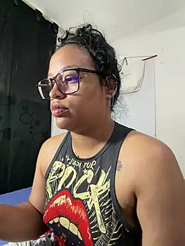 Snapshot of angela_angels_ chatting on July 4, 2026, 1:37 pm angela angels online show from July 4, 2026, 1:37 pm