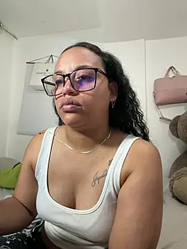 Snapshot of angela_angels_ chatting on August 5, 2026, 11:15 am angela angels online show from August 5, 2026, 11:15 am