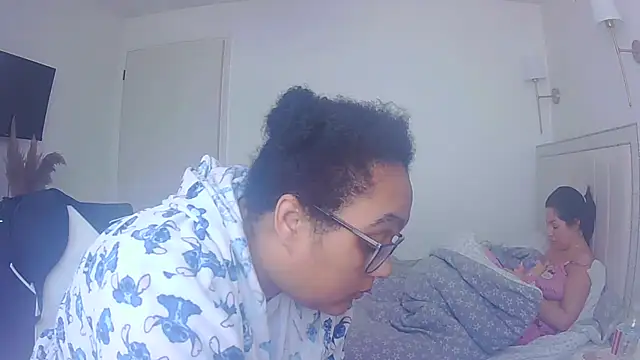Snapshot of vanilla_chocolate23 chatting on April 7, 2026, 9:33 am vanilla chocolate23 online show from April 7, 2026, 9:33 am