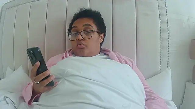 vanilla chocolate23 online show from October 31, 2025, 11:29 am