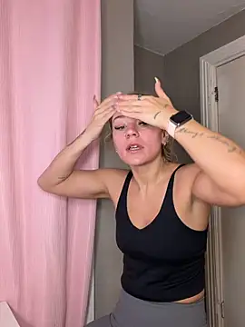 lexybabyxo online show from May 19, 2026, 10:44 am