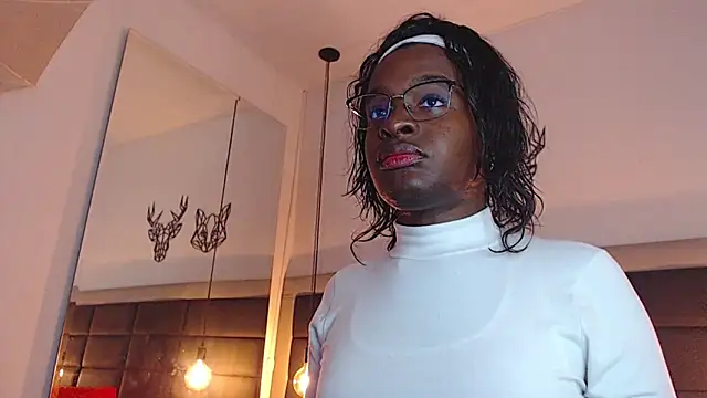 candy lovee69 online show from November 6, 2025, 8:35 pm