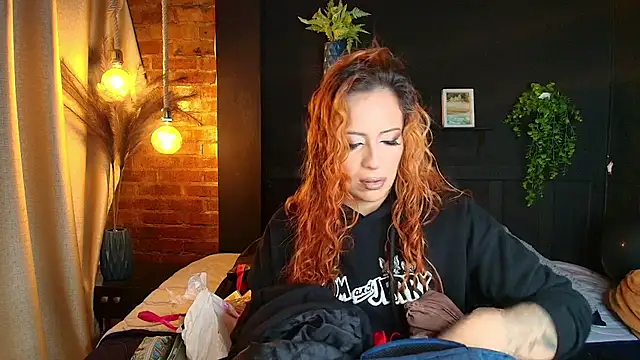 Snapshot of sahra_taylor_ chatting on June 24, 2026, 1:43 pm sahra taylor online show from June 24, 2026, 1:43 pm