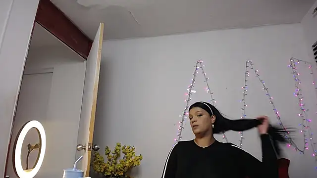 Snapshot of Nicol_Love0 chatting on November 24, 2025, 12:27 pm Nicol Love0 online show from November 24, 2025, 12:27 pm